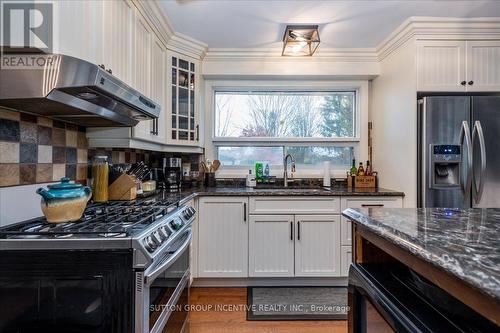 1043 Peter Street West Street W, Oro-Medonte, ON - Indoor Photo Showing Kitchen With Upgraded Kitchen