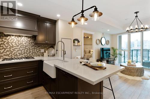 606 - 2060 Lakeshore Road, Burlington (Brant), ON - Indoor Photo Showing Kitchen With Upgraded Kitchen