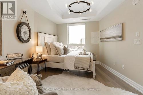 606 - 2060 Lakeshore Road, Burlington, ON - Indoor Photo Showing Bedroom