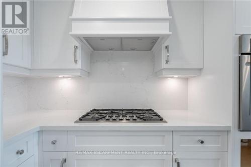 1602 - 2060 Lakeshore Road, Burlington, ON - Indoor Photo Showing Kitchen