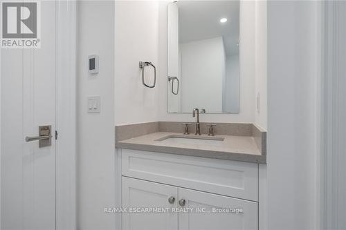 1602 - 2060 Lakeshore Road, Burlington (Brant), ON - Indoor Photo Showing Bathroom