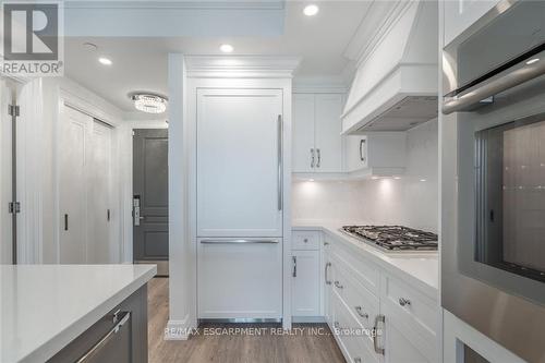 1602 - 2060 Lakeshore Road, Burlington (Brant), ON - Indoor Photo Showing Kitchen With Upgraded Kitchen