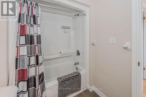 210 Rickson Avenue, Guelph, ON - Indoor Photo Showing Bathroom