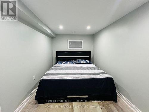 213 Snug Harbour Road, Kawartha Lakes, ON - Indoor Photo Showing Bedroom