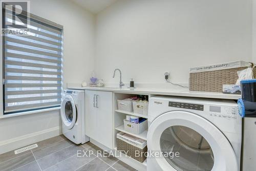 566 Lily Mac Boulevard, Windsor, ON - Indoor Photo Showing Laundry Room