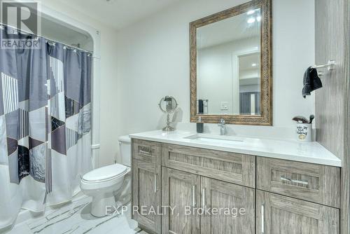 566 Lily Mac Boulevard, Windsor, ON - Indoor Photo Showing Bathroom