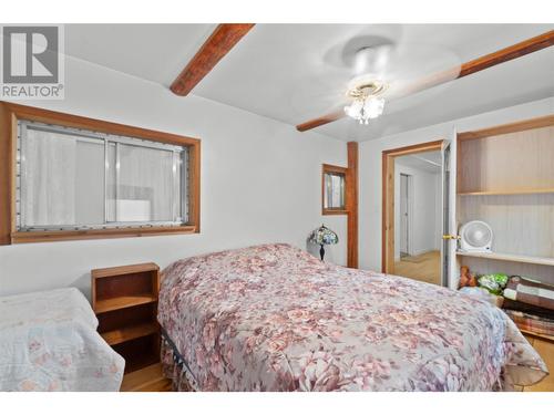 7558 Hudson Road, Salmon Arm, BC - Indoor Photo Showing Bedroom