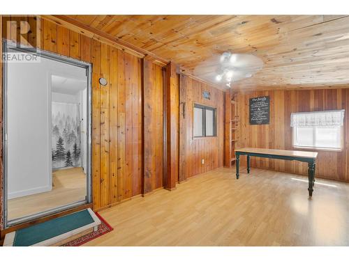 7558 Hudson Road, Salmon Arm, BC - Indoor Photo Showing Other Room