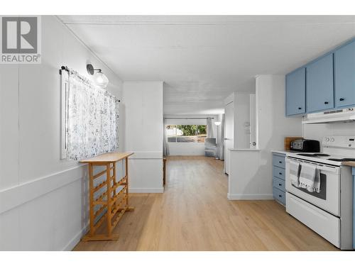 7558 Hudson Road, Salmon Arm, BC - Indoor Photo Showing Kitchen