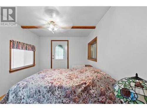 7558 Hudson Road, Salmon Arm, BC - Indoor Photo Showing Bedroom