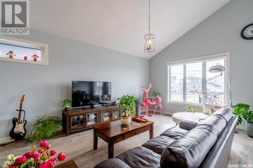 3656 Gee Crescent, Regina, SK - Indoor Photo Showing Living Room