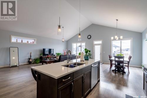 3656 Gee Crescent, Regina, SK - Indoor Photo Showing Kitchen With Double Sink