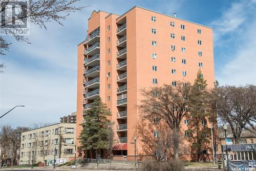 904 405 5Th Avenue N, Saskatoon, SK - Outdoor With Balcony With Facade