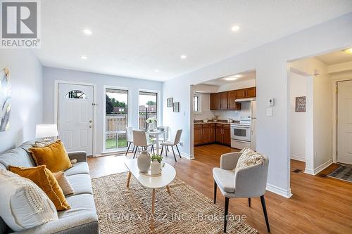 70 - 1333 Mary Street N, Oshawa (Centennial), ON - Indoor Photo Showing Living Room