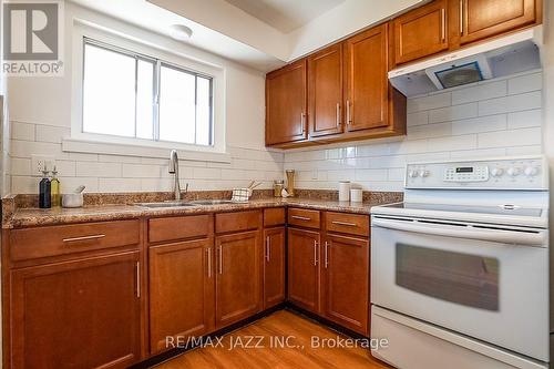 70 - 1333 Mary Street N, Oshawa (Centennial), ON - Indoor Photo Showing Kitchen With Double Sink