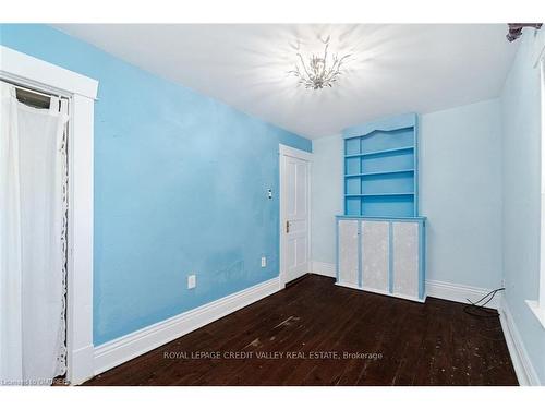 322 Queen St S, Mississauga, ON - Indoor Photo Showing Other Room