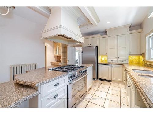 322 Queen St S, Mississauga, ON - Indoor Photo Showing Kitchen With Stainless Steel Kitchen With Double Sink