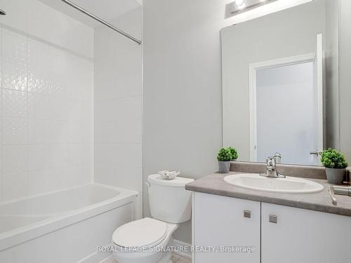 22 Backwater Tr, Brampton, ON - Indoor Photo Showing Bathroom