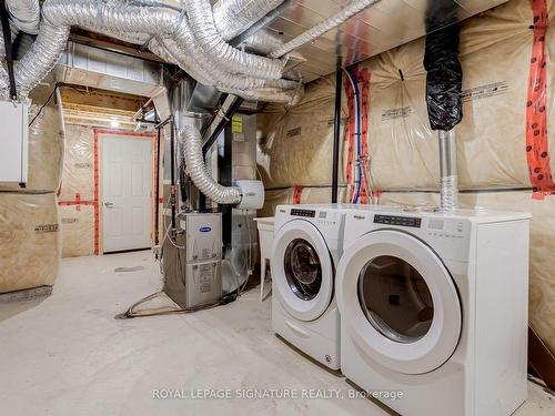 22 Backwater Tr, Brampton, ON - Indoor Photo Showing Laundry Room