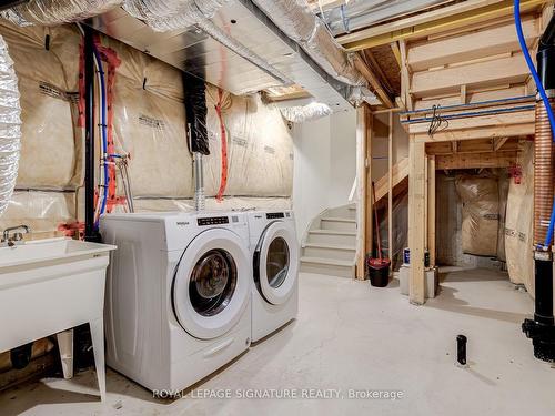 22 Backwater Tr, Brampton, ON - Indoor Photo Showing Laundry Room