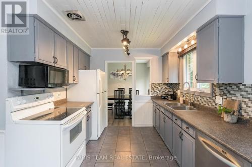 28 Harding Avenue, Barrie (Cundles East), ON - Indoor Photo Showing Kitchen With Double Sink