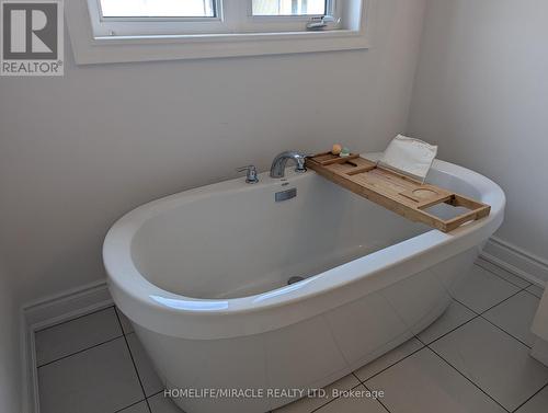 7 Lisa Street, Wasaga Beach, ON - Indoor Photo Showing Bathroom