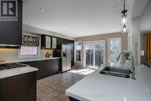 37 Sewells Lane, Brampton, ON - Indoor Photo Showing Kitchen With Double Sink With Upgraded Kitchen