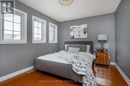 37 Sewells Lane, Brampton, ON - Indoor Photo Showing Bedroom