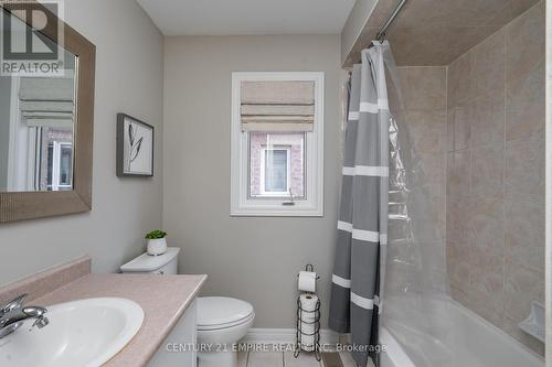 37 Sewells Lane, Brampton (Fletcher'S Meadow), ON - Indoor Photo Showing Bathroom