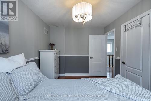 37 Sewells Lane, Brampton, ON - Indoor Photo Showing Bedroom