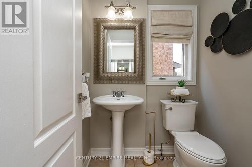 37 Sewells Lane, Brampton, ON - Indoor Photo Showing Bathroom