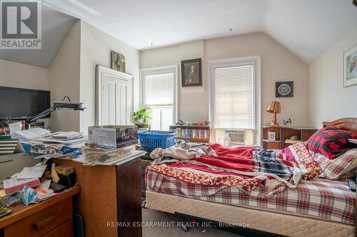 1 King William Street, Brant, ON - Indoor Photo Showing Bedroom