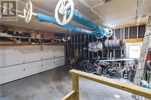 408 Pearl Street W, Brockville, ON - Indoor Photo Showing Garage