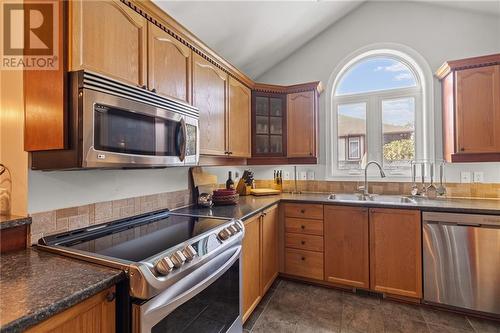 Kitchen - 408 Pearl Street W, Brockville, ON - Indoor Photo Showing Kitchen With Double Sink