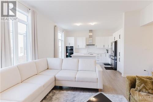 853 Cappamore Drive, Ottawa, ON - Indoor Photo Showing Living Room