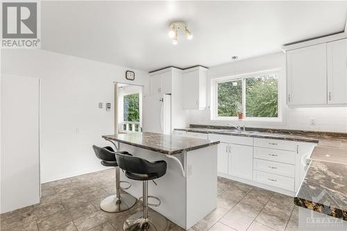 3 Blue Spruce Court, Ottawa, ON - Indoor Photo Showing Kitchen