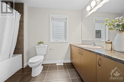 713 Samantha Eastop Avenue, Stittsville, ON - Indoor Photo Showing Bathroom