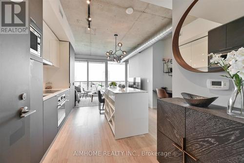 2209 - 170 Bayview Avenue, Toronto (Waterfront Communities), ON - Indoor Photo Showing Kitchen