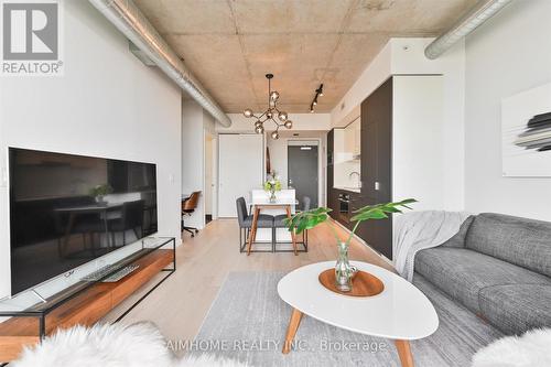 2209 - 170 Bayview Avenue, Toronto (Waterfront Communities), ON - Indoor Photo Showing Living Room