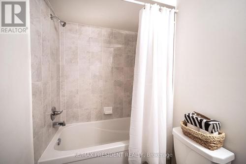 17 - 480 Beresford Path, Oshawa, ON - Indoor Photo Showing Bathroom