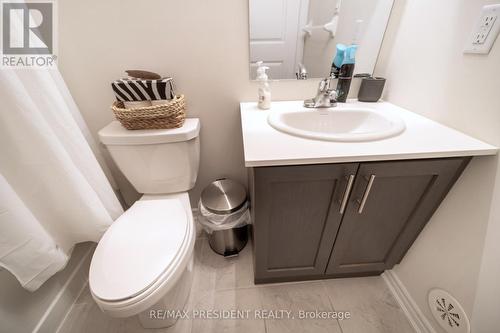 17 - 480 Beresford Path, Oshawa, ON - Indoor Photo Showing Bathroom