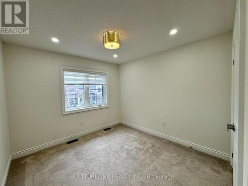 30 Festival Court, East Gwillimbury, ON - Indoor Photo Showing Other Room