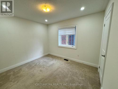 30 Festival Court, East Gwillimbury, ON - Indoor Photo Showing Other Room