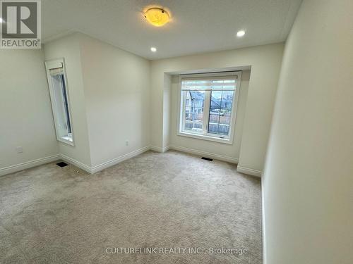 30 Festival Court, East Gwillimbury, ON - Indoor Photo Showing Other Room