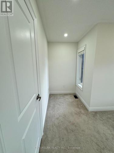 30 Festival Court, East Gwillimbury, ON - Indoor Photo Showing Other Room