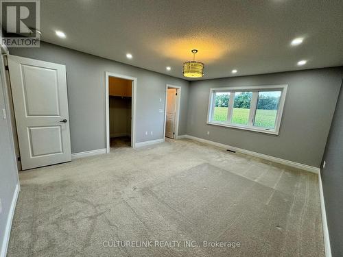 30 Festival Court, East Gwillimbury, ON - Indoor Photo Showing Other Room