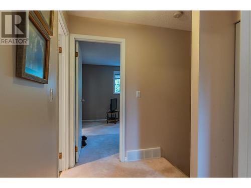 2504 14Th  Avenue, Castlegar, BC - Indoor Photo Showing Other Room