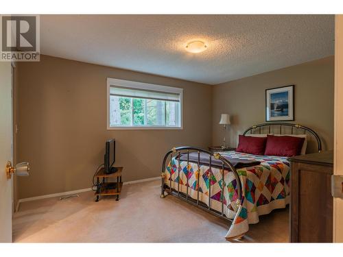 2504 14Th  Avenue, Castlegar, BC - Indoor Photo Showing Bedroom