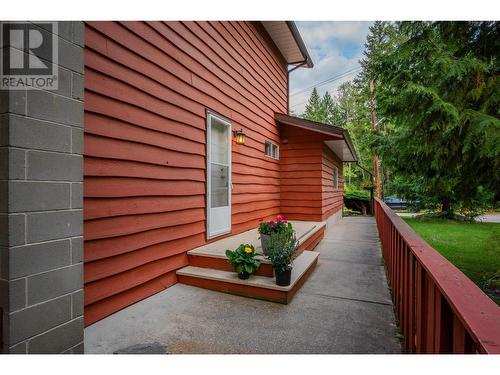 2504 14Th  Avenue, Castlegar, BC - Outdoor With Exterior