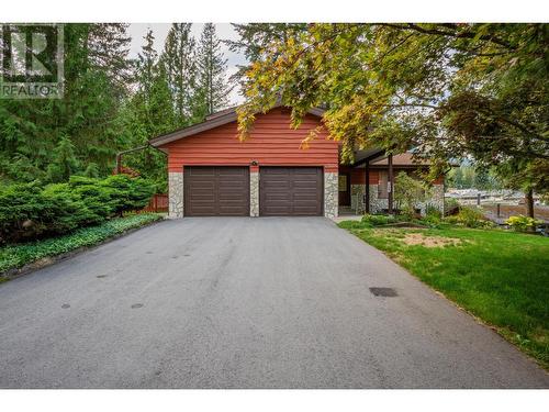 2504 14Th  Avenue, Castlegar, BC - Outdoor